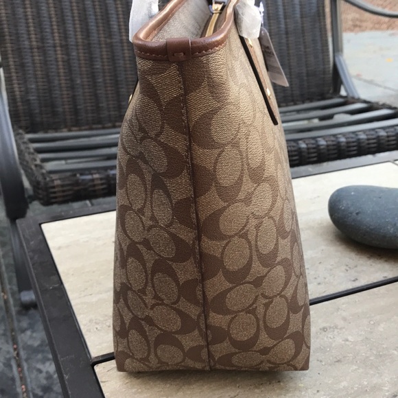 **LAST ONE **COACH TOTE SIGNATURE❤️🌹❤️🌹 - Picture 4 of 8